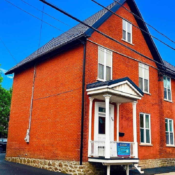 ESPACE COMMERCIAL DE 1,250 PI2 À LOUER – VIEUX SAINT-JEAN