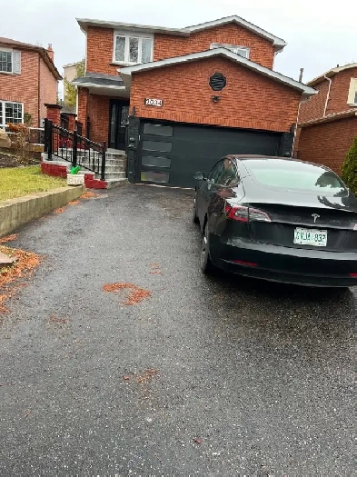 Master bedroom on 2nd floor(Female/Couple) in Pickering for Rent