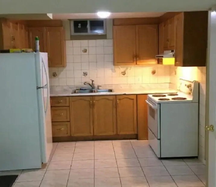 1 bedroom in 2 bedrooms basement for rent