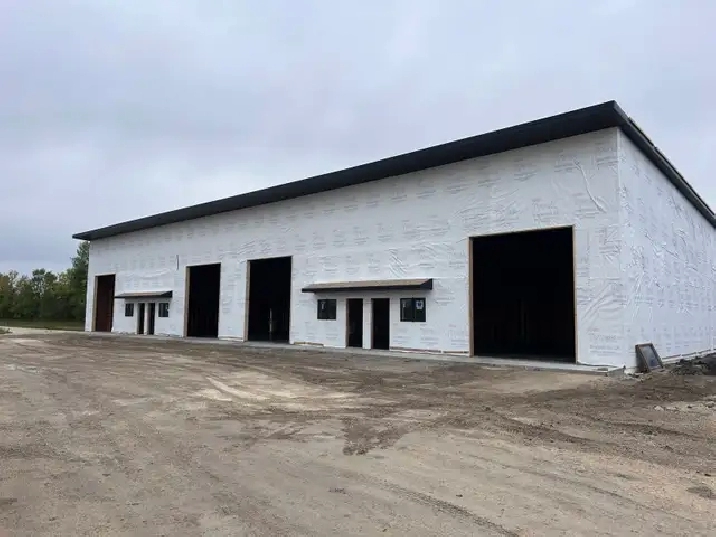 1550 sq ft shop Bay