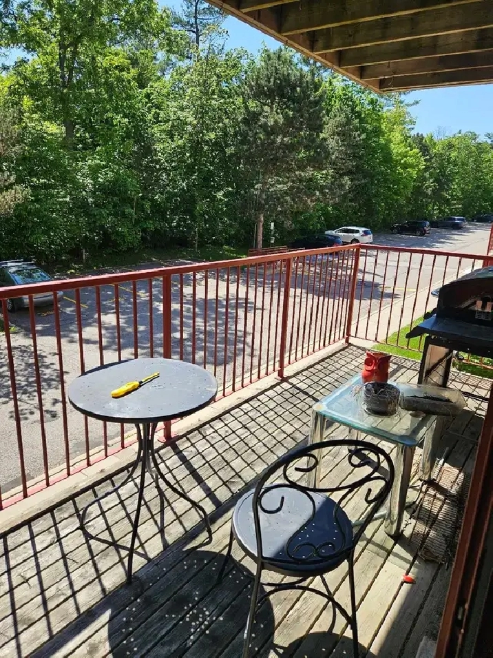 Oakville condo for rent Glen Abbey