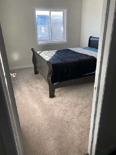 1 bedroom with shared kitchen and washroom for rent
