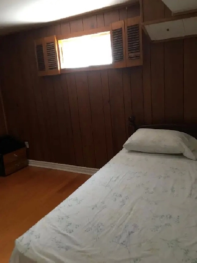 1 bedroom apartment near STC November 1st