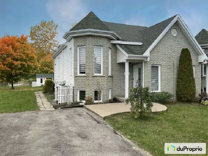 $439,000 - Semi-detached for sale in St-Michel
