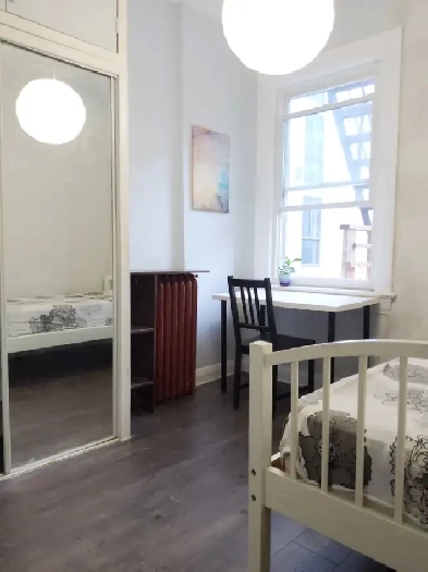 2nd floor furnished room to rent. Downtown Toronto