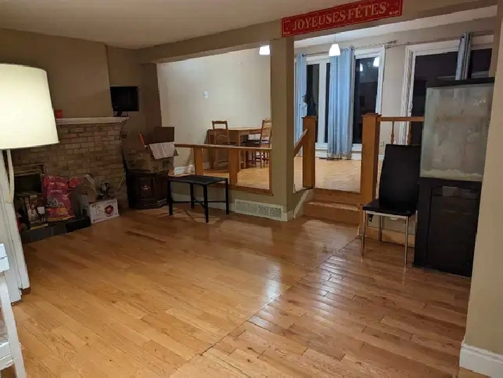 Bedroom close to Algonquin available Nov 1
