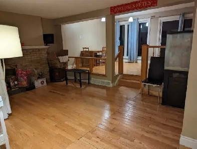 Bedroom close to Algonquin available Nov 1