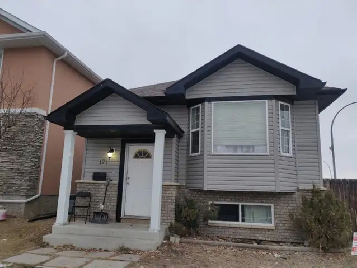 Beautiful 2-Bedroom  Upper Level for Rent available from 01/Nov