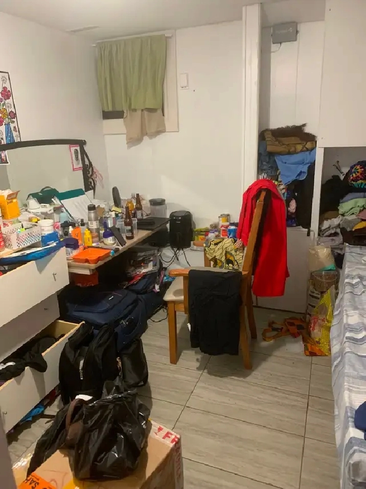 Room for rent (Steeles Yonge very convenient location)