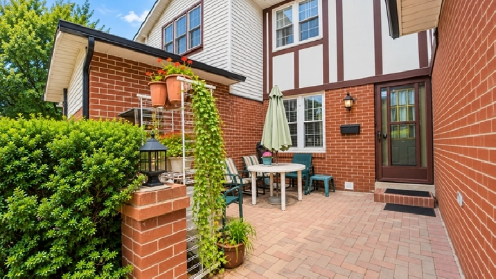 Avail Nov 1 - 4 Beds 3 Baths Home with Parking Near 404/Finch