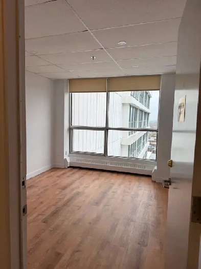 Bureau 200 pi² rénové – 632.36$/mois – 2120 Sherbrooke E