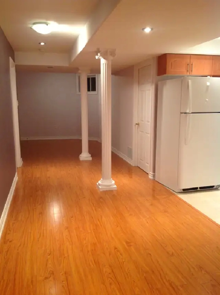 Beautiful spacious bright Basement 1 Bdrm apartment Scarborough