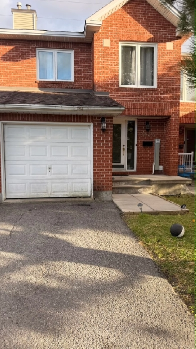 Executive 3BDRM Townhome in ORLEANS for RENT December 1, 2026