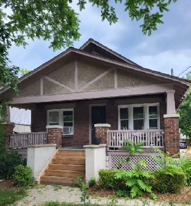 DOWNTOWN HOME FOR RENT