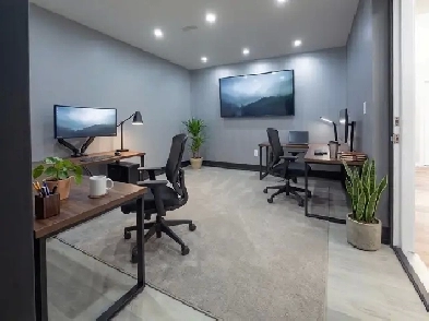 Suite 146-256 – Flexible Creative Studio with Engineer Window