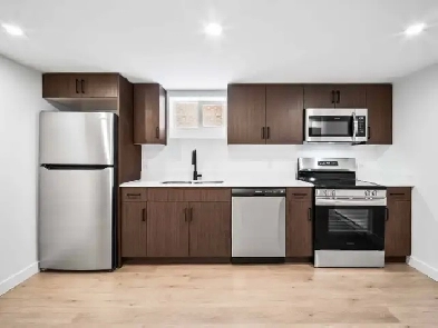 NEWLY Renovated 2 Bedroom Apartment! Move In Ready!