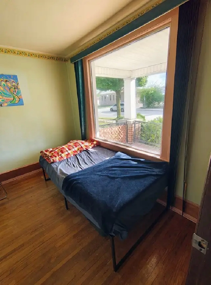 1 Student Rooms for Rent  | Walk to University of Windsor