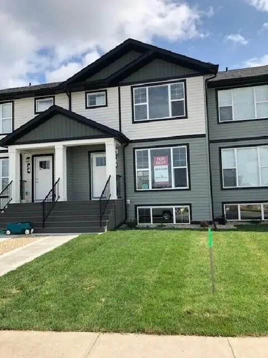 Beautiful townhouse in Sylvan Lake