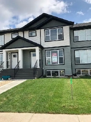 Beautiful townhouse in Sylvan Lake