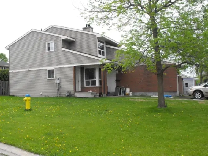 Single Family,4 Rooms,2 Story Home,Innes/Stonehenge, Immediately