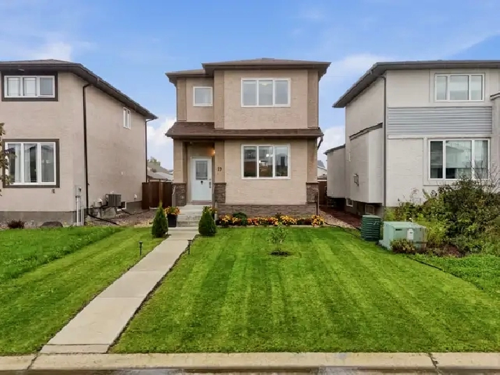 3 Bedroom Home For Sale in North East Winnipeg!