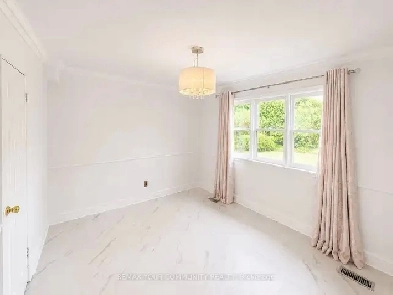 Bright and beautiful 2-Bedroom Home Mill Pond, Richmond Hill