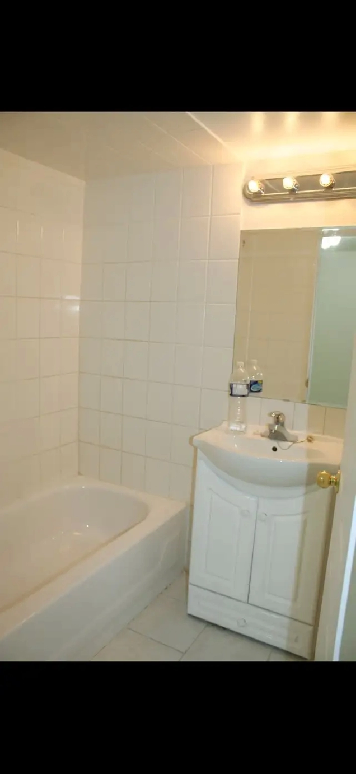 One bedroom basement. Keele and major MacKenzie