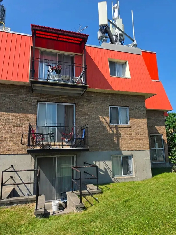 Logement 4 12/ a louer Duvernay Laval/ Centre de la Nature
