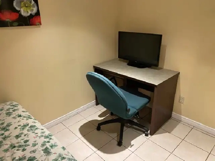 Room  for rent at YONGE/ STEELS  immediately