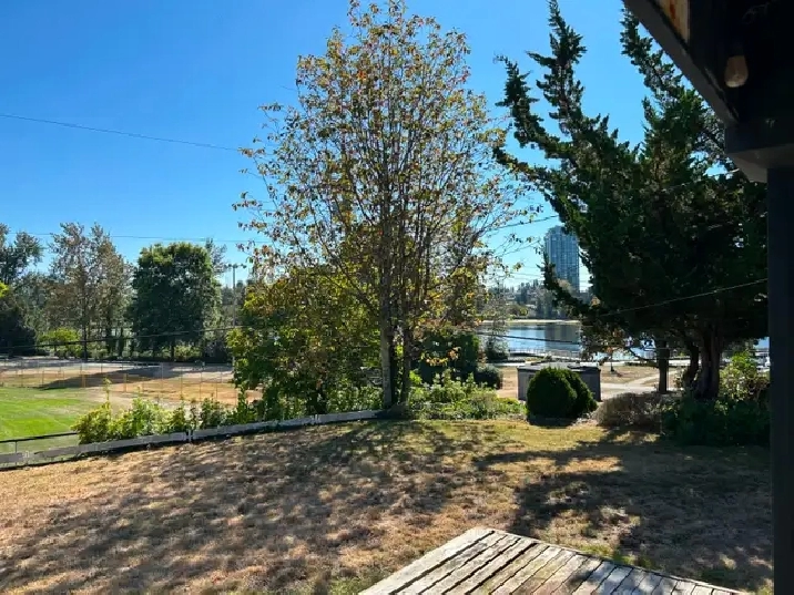 $3,100 / 3br - 3300ft2 - Spacious 3 Bedroom House on Mill Lake