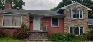 Room Near KMRA Masjid – $700/Month – Utilities, Wi-Fi & Parking