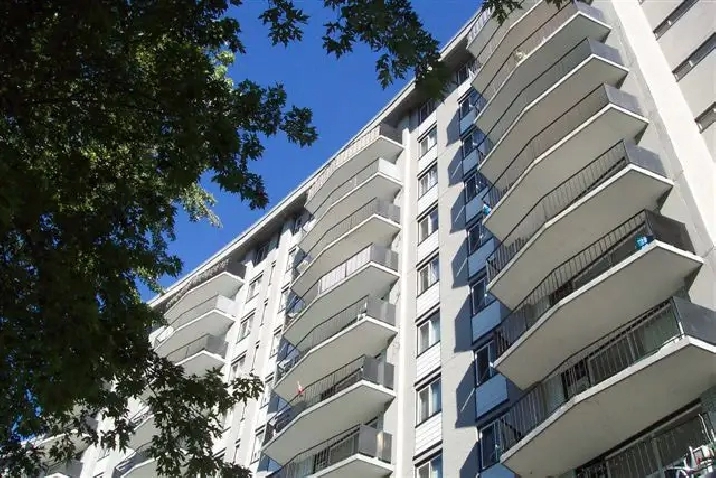 2 Bed Apartment November 1st - Near Carlingwood Mall
