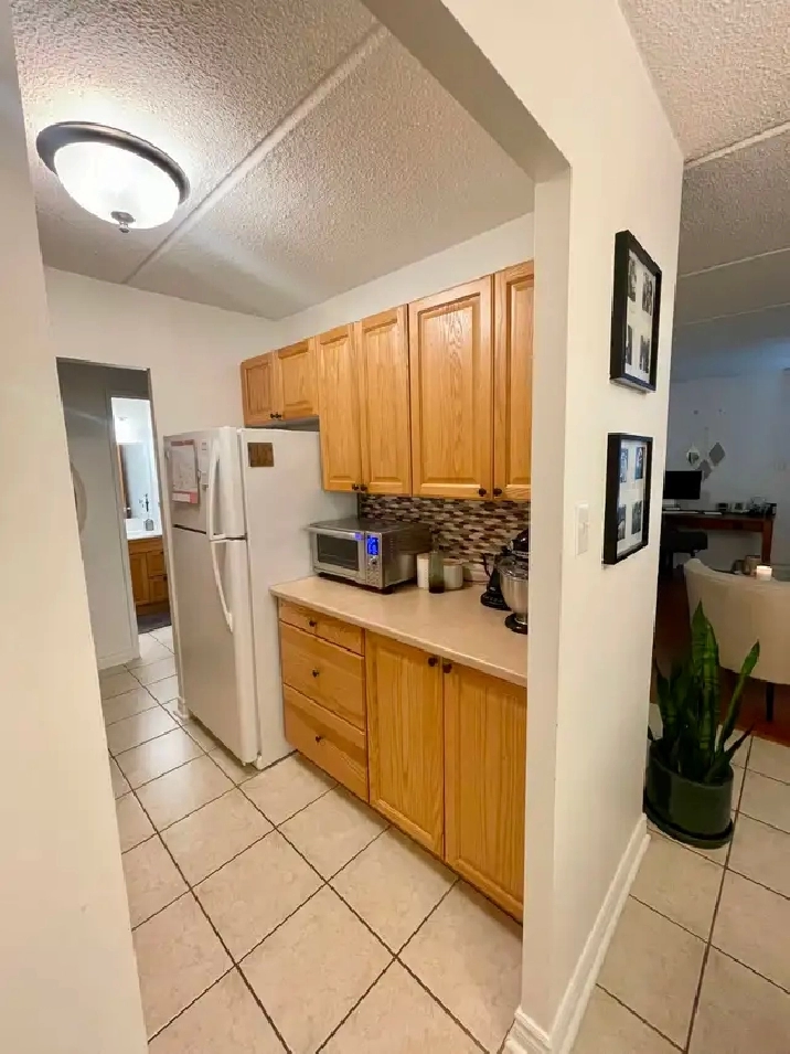 CENTRALLY LOCATED ONE BEDROOM Avail DEC 1ST
