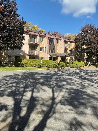 APPARTEMENT À LOUER 4.5