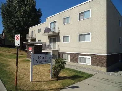Unit 104, 203 11th Avenue South (Park Manor)