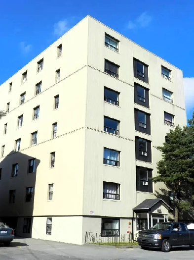 NEWLY RENOVATED ONE BEDROOM APARTMENT IN FAIRVIEW - 49 MELROSE A
