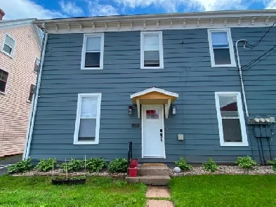 Downtown C'Town 3 Bed, 1.5 Bath Beautifully Renovated Townhouse