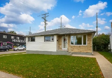 3bdrm bungalow w/plenty of upgrades! Great value for under $300k