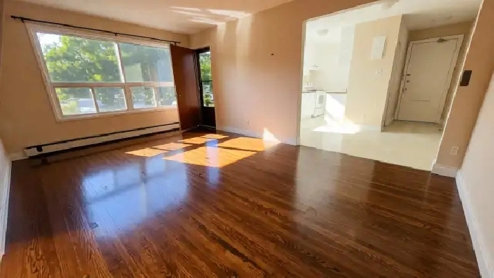 Bright 2bdrm APT- RENOVATED/SPACIOUS/SELF CONTAINED! Avail Now!