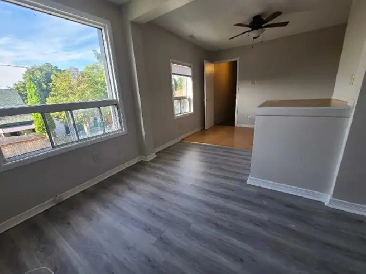 Trenton 1 bedroom apartment $1350 all inclusive
