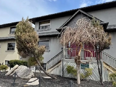 McMaster Off-Campus Student Housing
