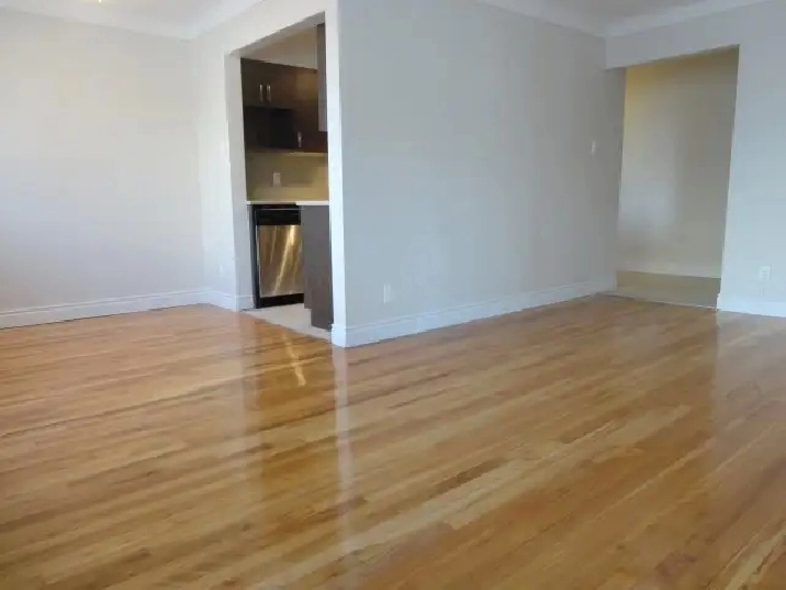 BEAUTIFULLY UPGRADED  2 BDRM