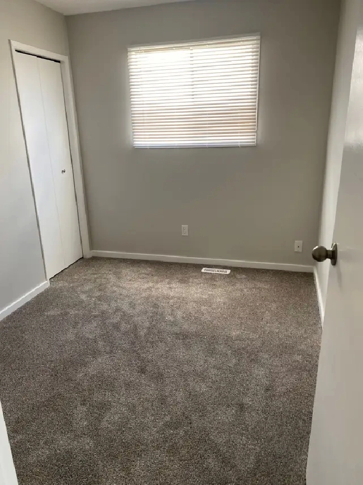 Bright 3-Bedroom Main-Floor Suite in Cranbrook