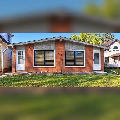 $900 – 2 Bedroom Half Duplex   Garage – Water/Sewer Included!