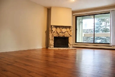 Pet Friendly 2 Bed Condo, Braeside, Utilities Included