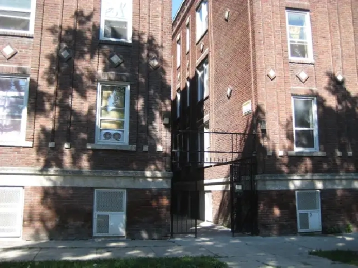 480 LANGSIDE - 2 BR - Available NOW!