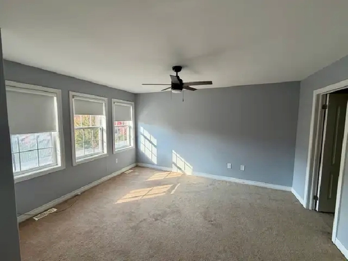 Primary bedroom, private En suite bath For rent Westridge