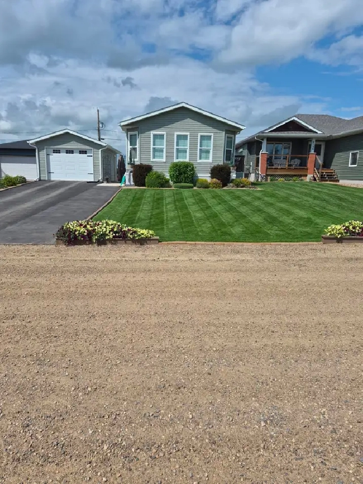BEAUTIFUL HOME IN BORDEN SASK. 22'x42'