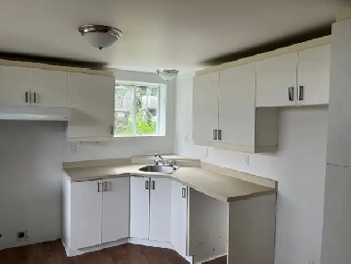 4 1/2 demi sous-sol à louer à St-Lin-Laurentides