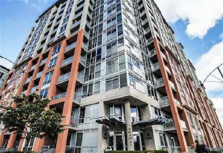 DNA CONDO: Large 1 Bedroom Den/2 Baths Condo For Rent w/ PRKG